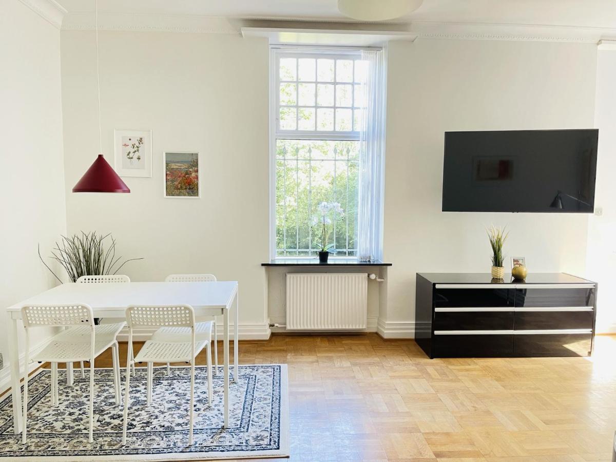 Aday - Aalborg Mansion - Open Bright Apartment With Garden Extérieur photo