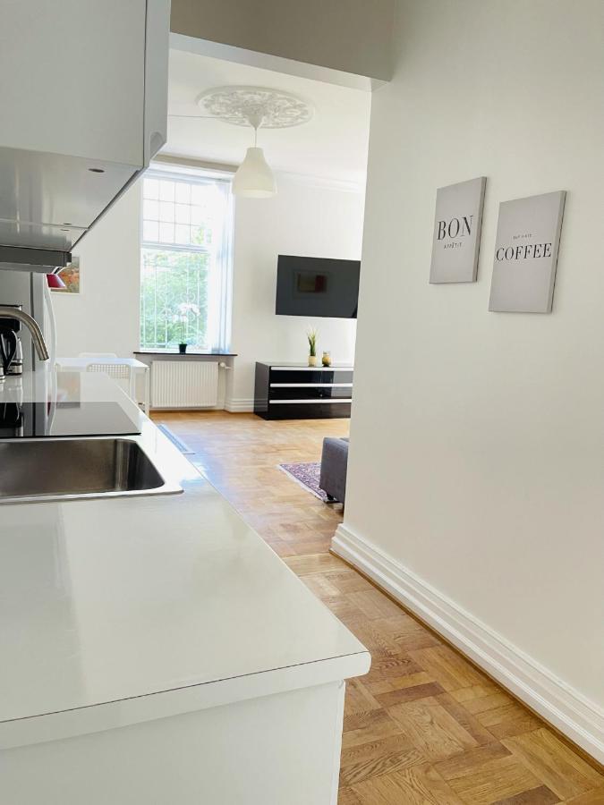 Aday - Aalborg Mansion - Open Bright Apartment With Garden Extérieur photo